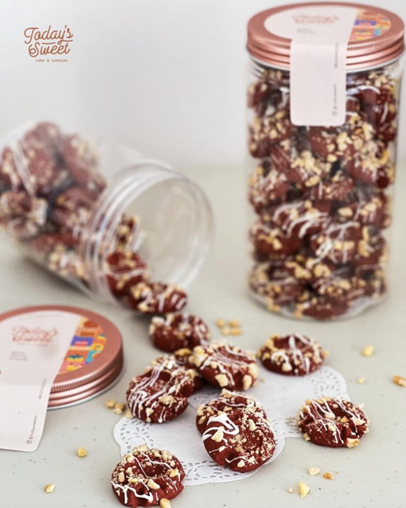 Cookies premium Today's Sweet Tasikmalaya dalam kemasan hadiah.